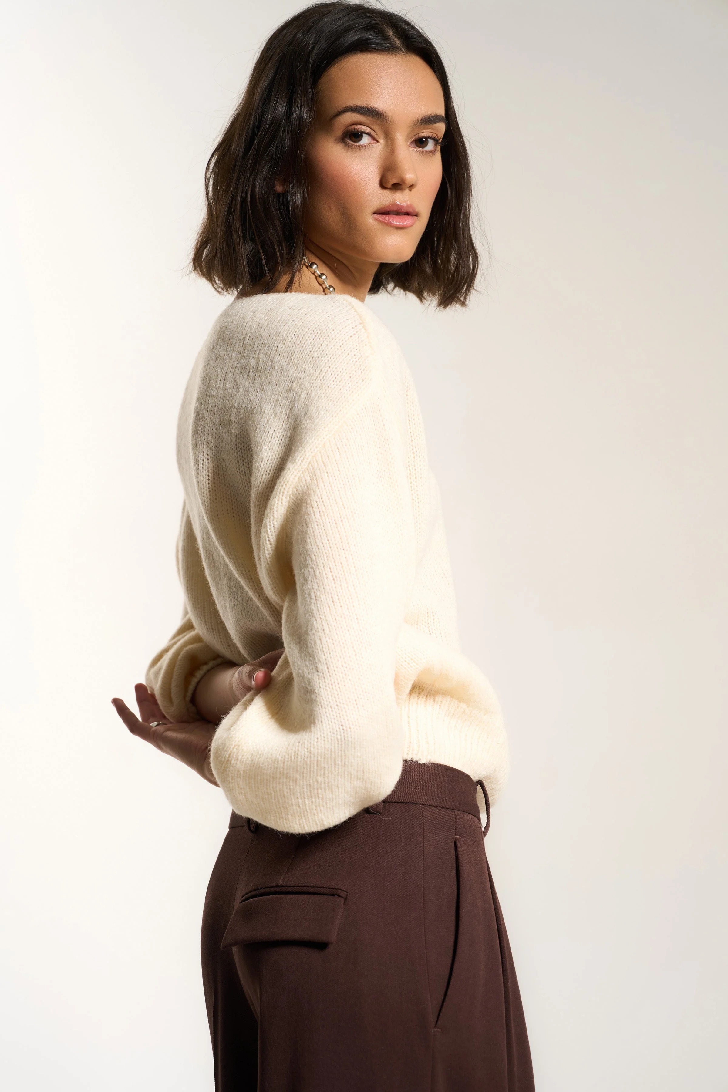 Anya Off The Shoulder - Swan - Image 5