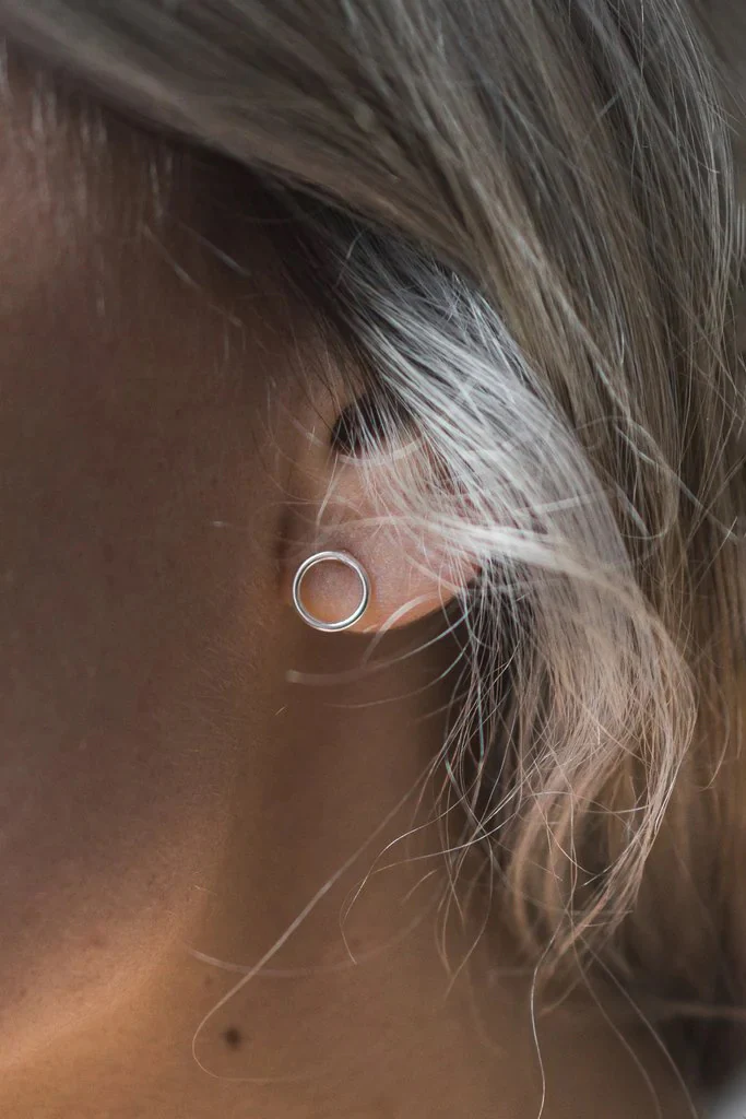 Geo Studs - Silver Circle