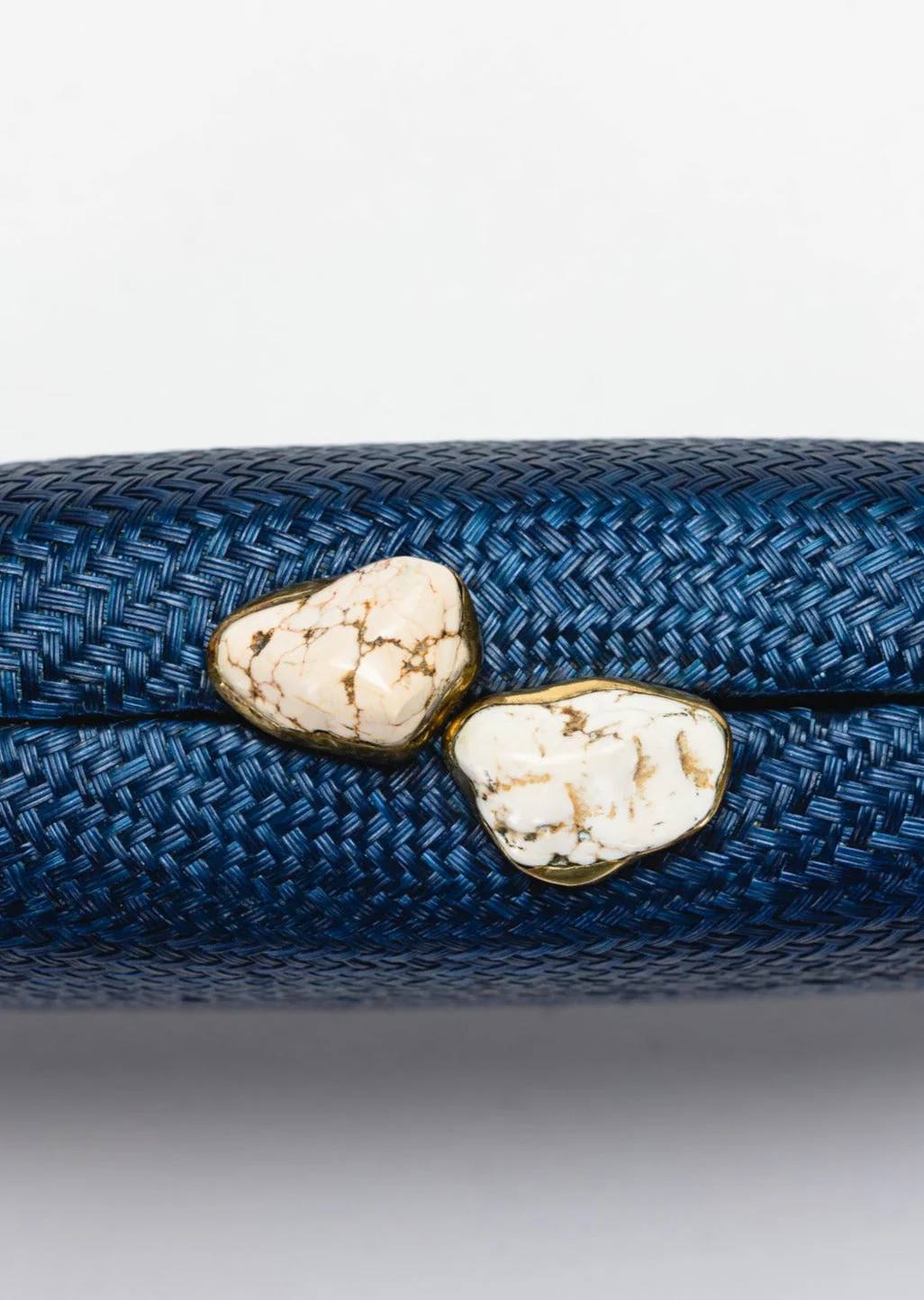 Jen clutch with white Stone - Image 4