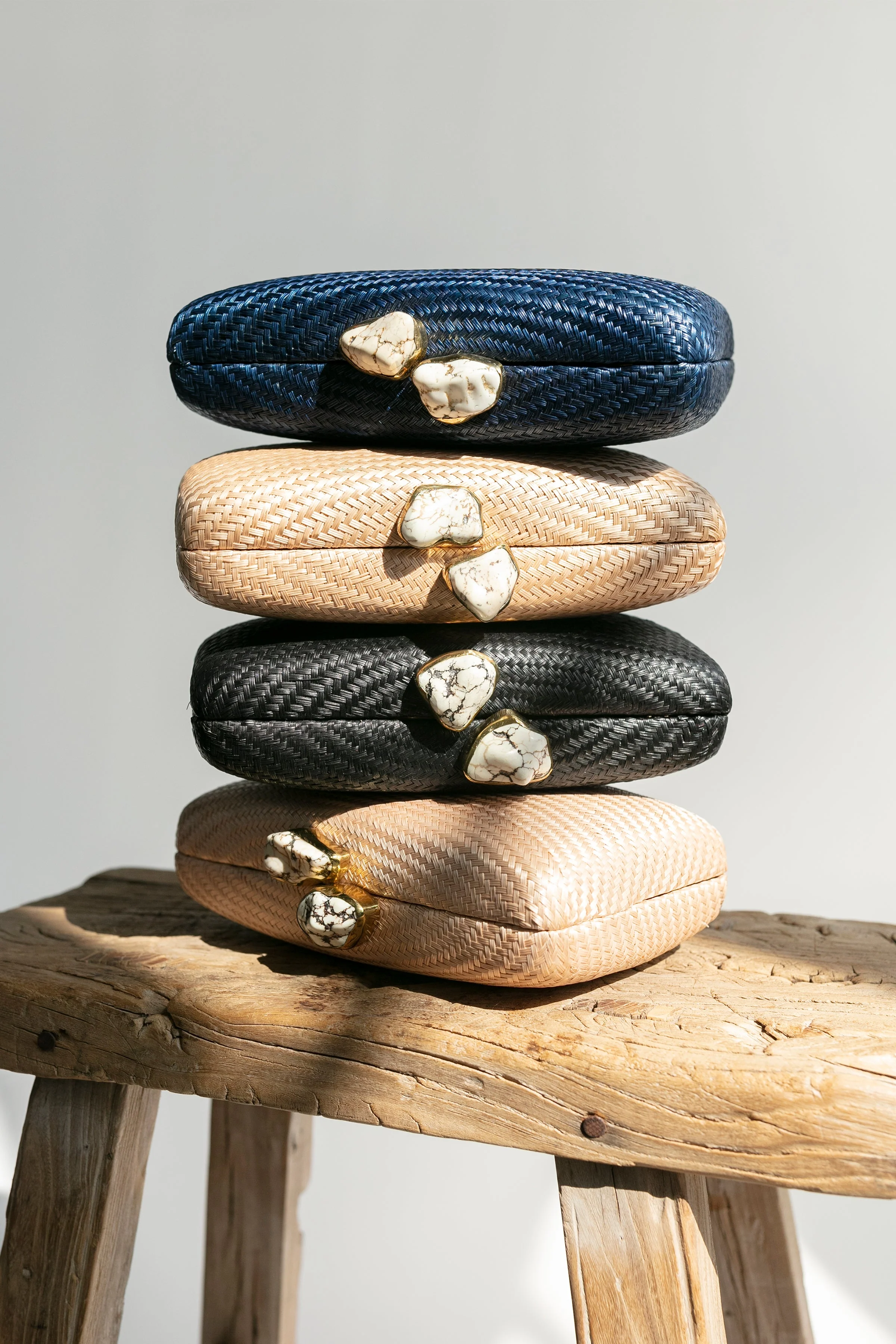 Jen clutch with white Stone - Image 6