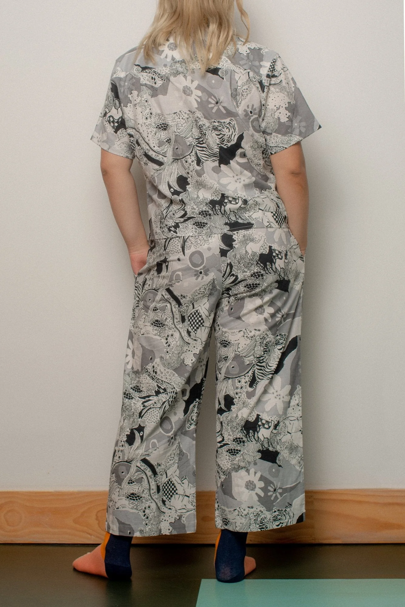 Long Lounge Set - Graphic Parade - Image 4