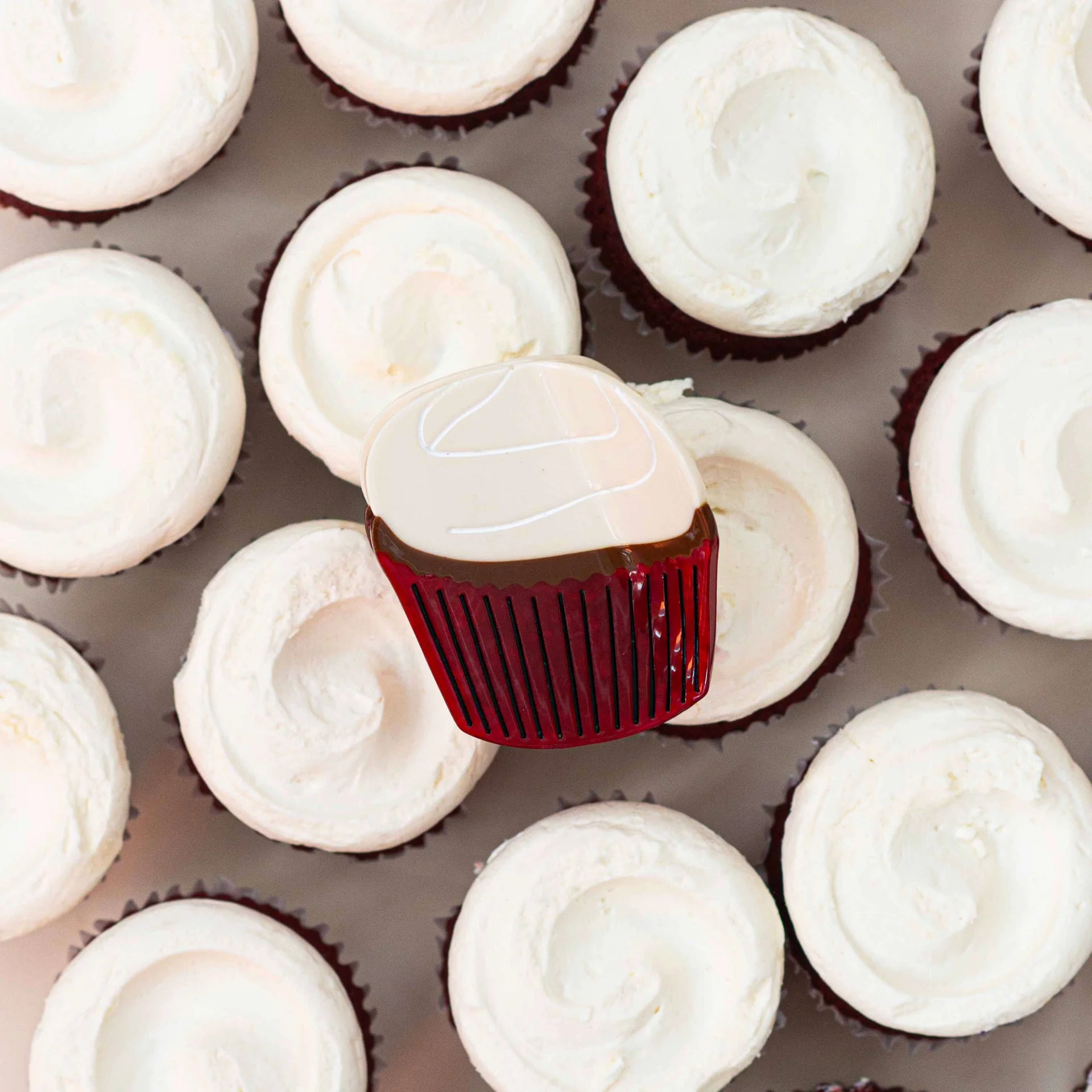 Midi Red Velvet Cupcake Hair Claw Clip - Image 3