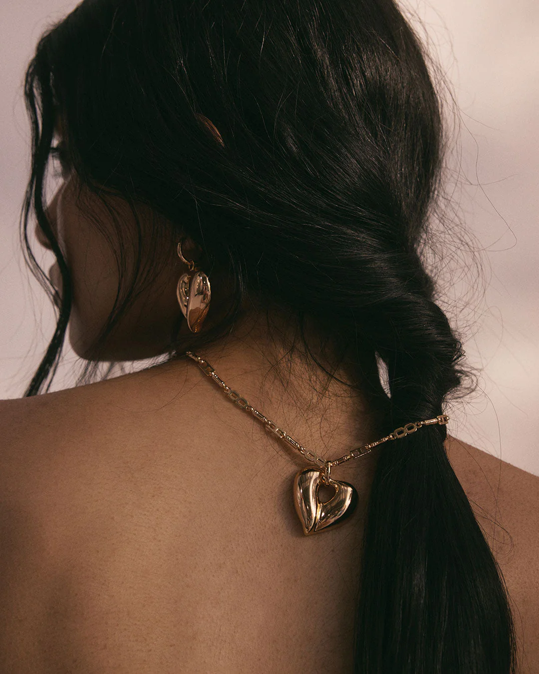The Corazon Statement Necklace - Image 4