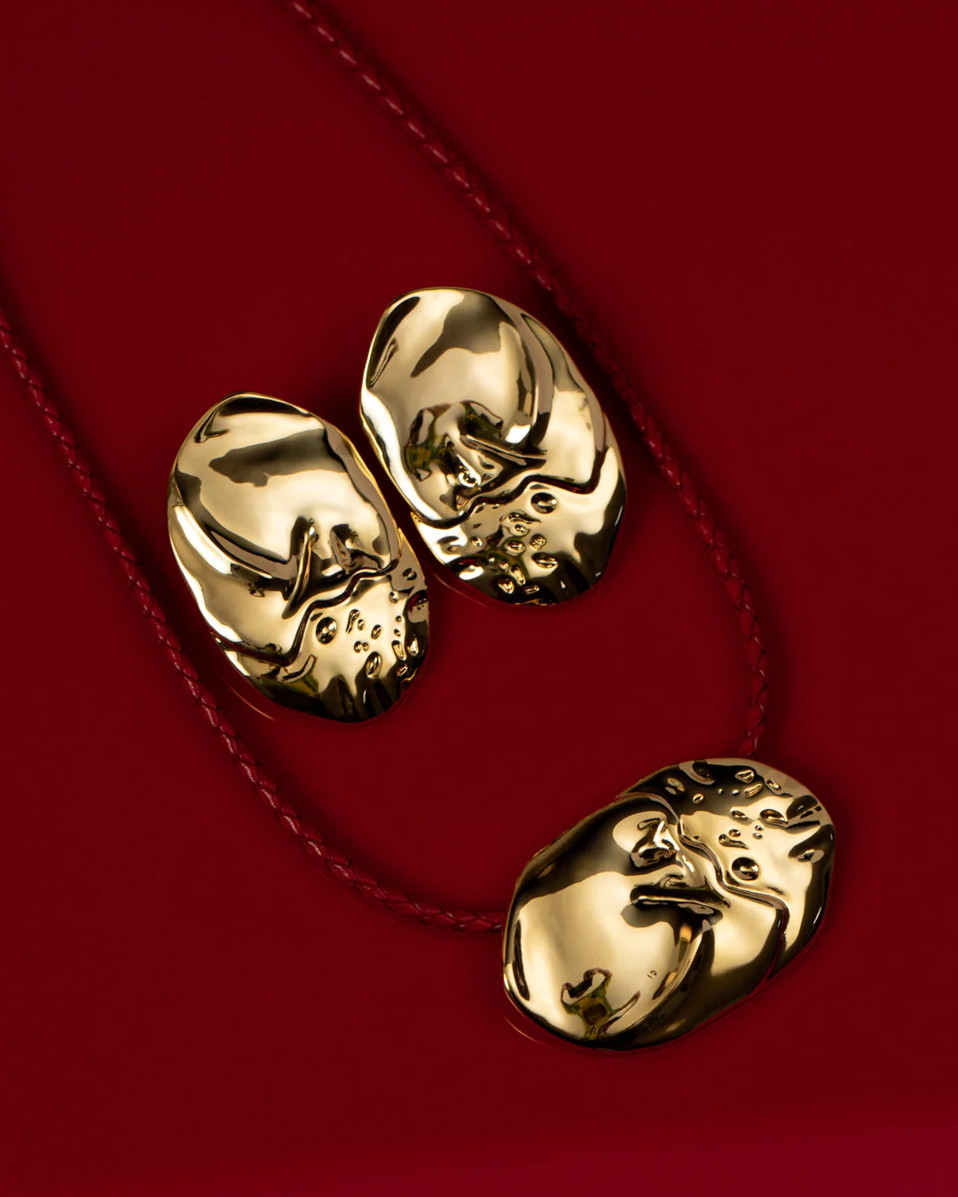 The Granada Disc Earrings - Image 4
