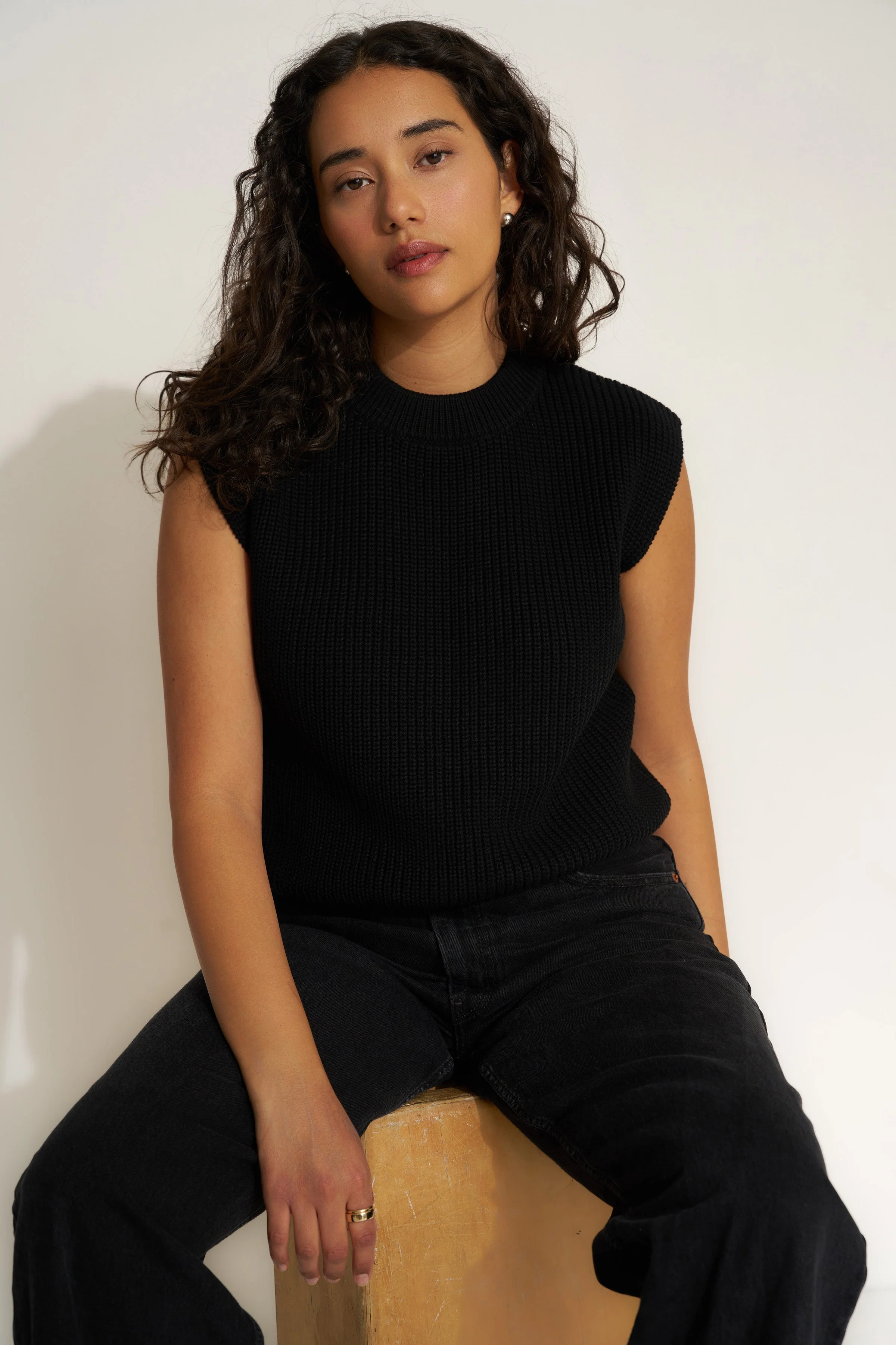 The Muscle Tee - Black - Image 4