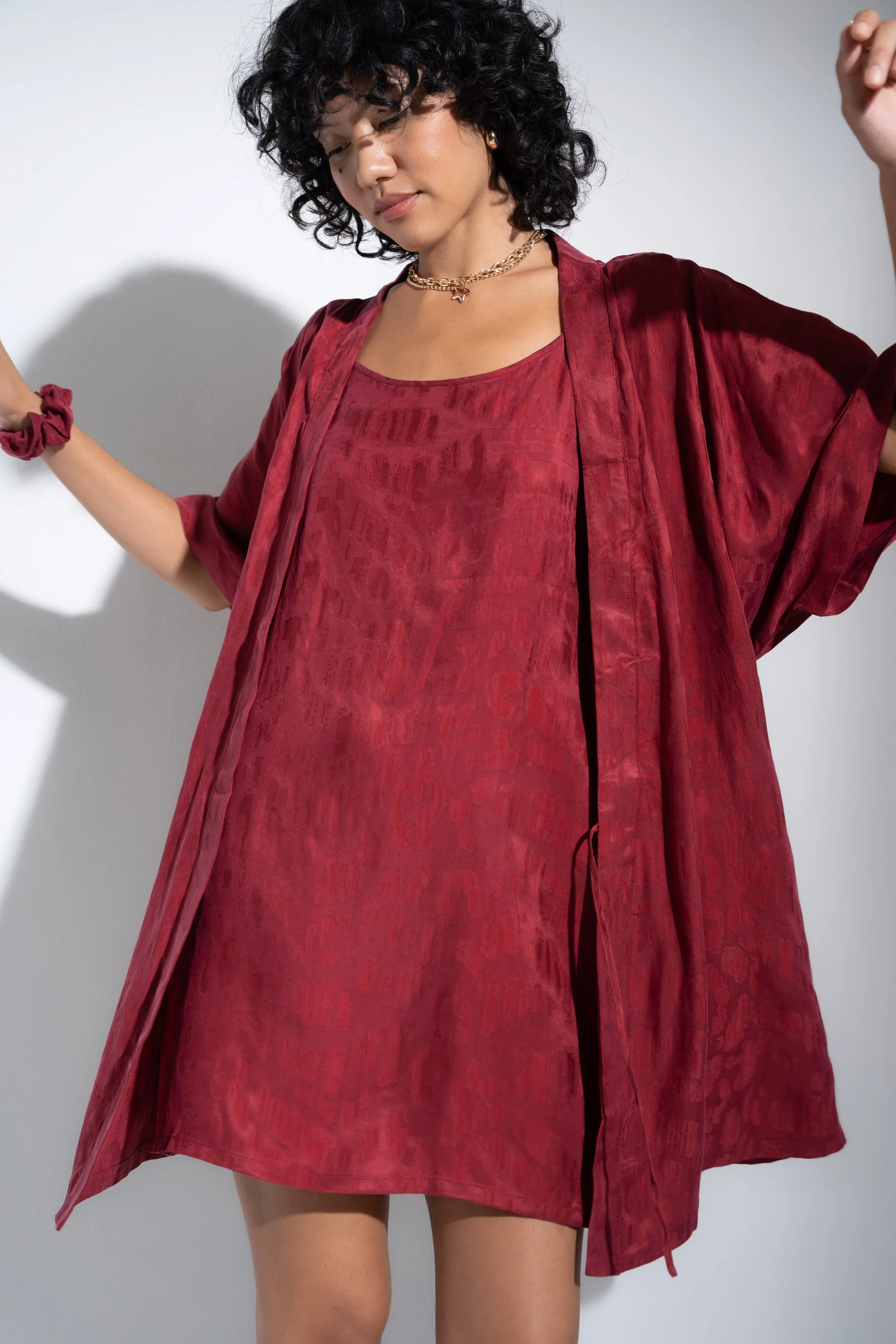 The Short Robe - Bloodred - Image 4