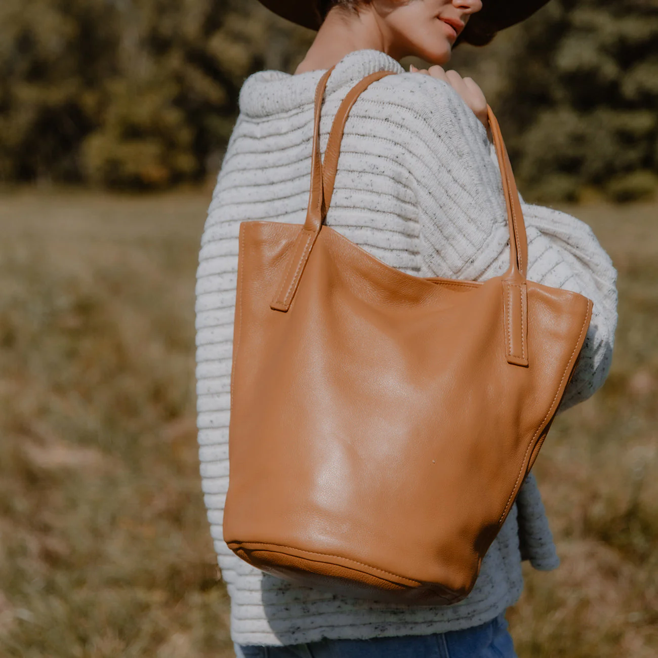 Waverly Bucket Tote Bag - Caramel